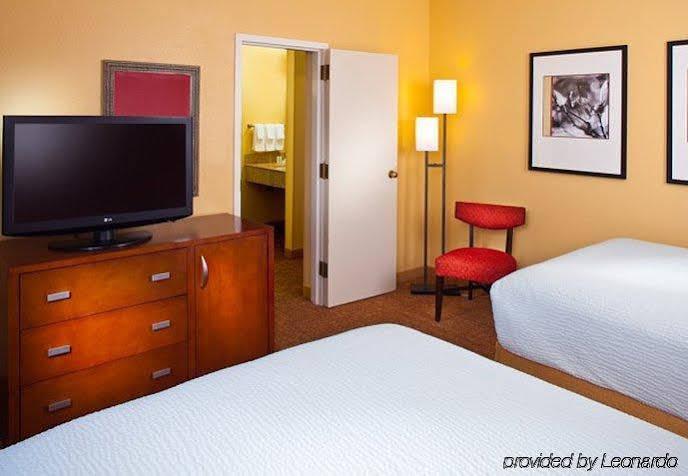 คอร์ทยาร์ด แทมปา เวสชอร์/แอร์พอร์ต Hotel ภายนอก รูปภาพ