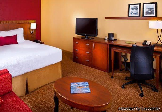 คอร์ทยาร์ด แทมปา เวสชอร์/แอร์พอร์ต Hotel ภายนอก รูปภาพ