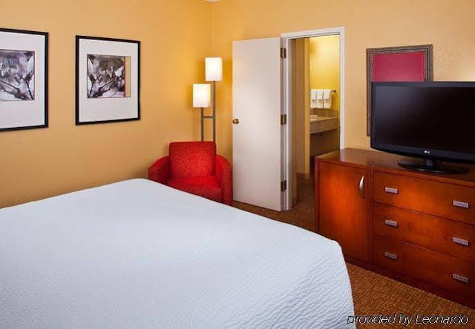 คอร์ทยาร์ด แทมปา เวสชอร์/แอร์พอร์ต Hotel ภายนอก รูปภาพ