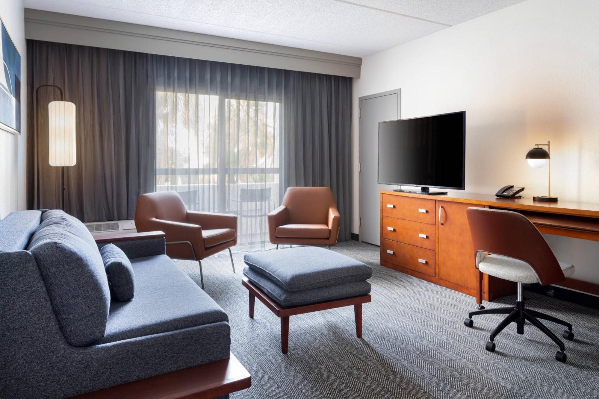 คอร์ทยาร์ด แทมปา เวสชอร์/แอร์พอร์ต Hotel ภายนอก รูปภาพ