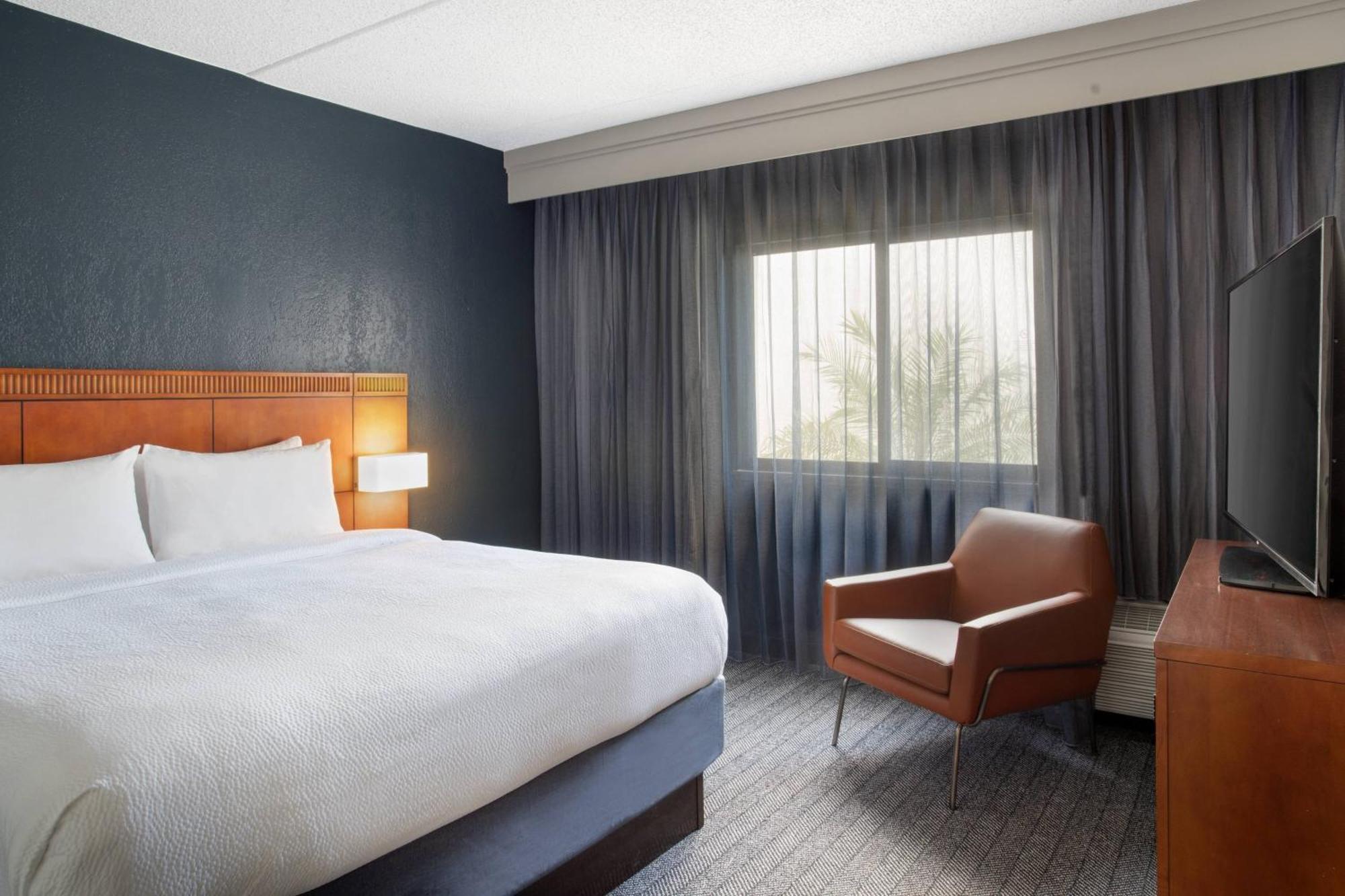 คอร์ทยาร์ด แทมปา เวสชอร์/แอร์พอร์ต Hotel ภายนอก รูปภาพ