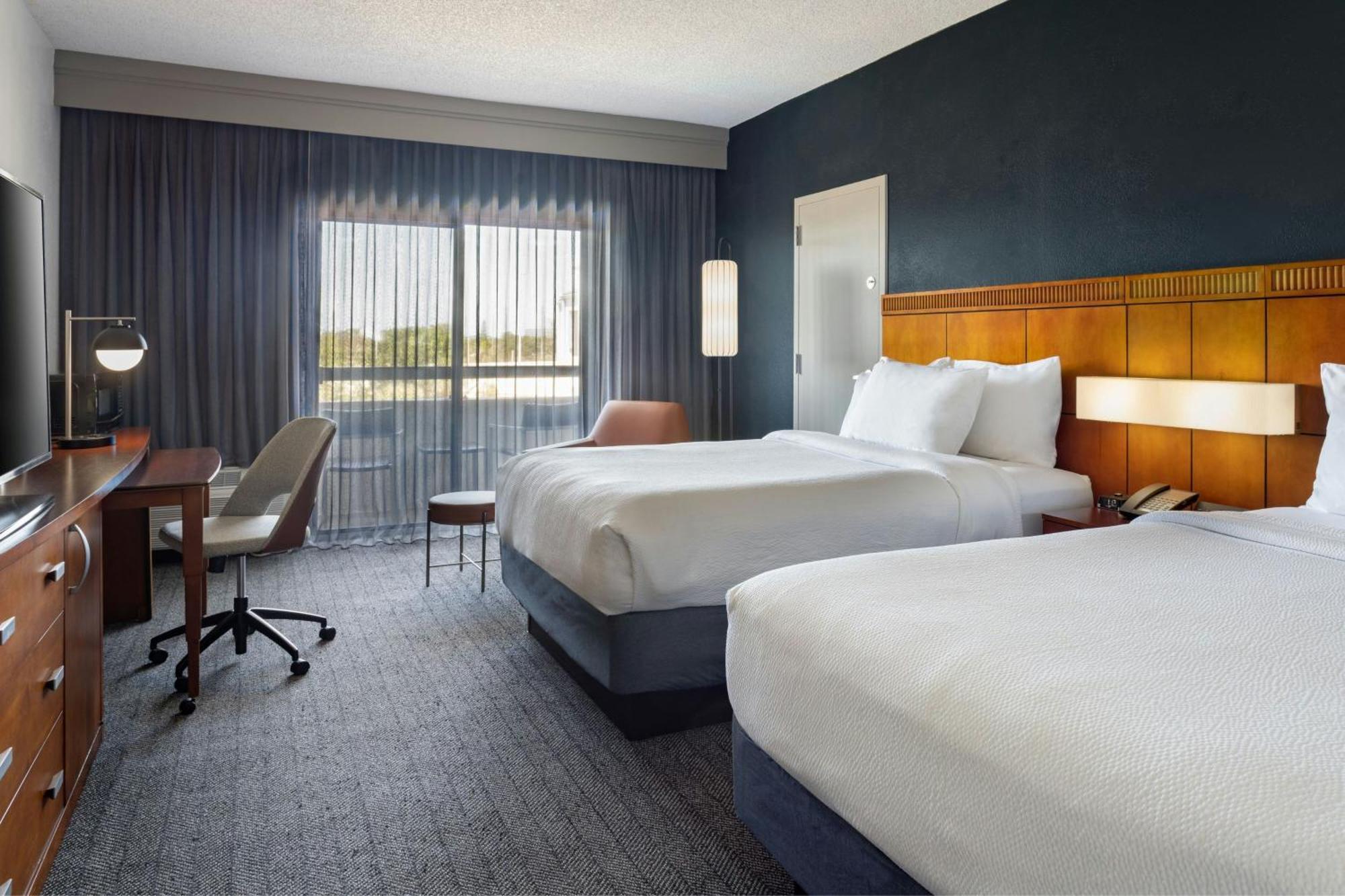 คอร์ทยาร์ด แทมปา เวสชอร์/แอร์พอร์ต Hotel ภายนอก รูปภาพ