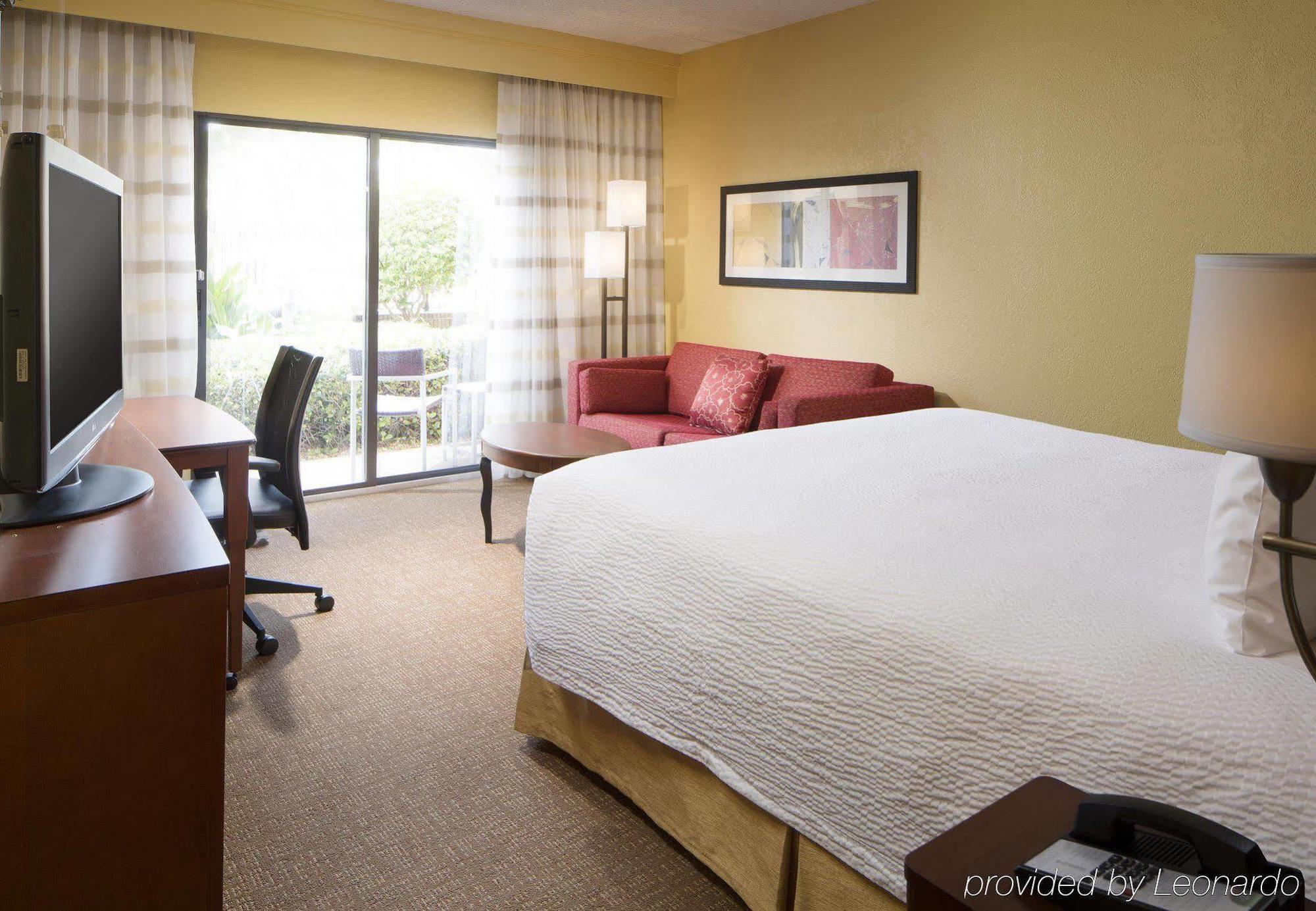 คอร์ทยาร์ด แทมปา เวสชอร์/แอร์พอร์ต Hotel ภายนอก รูปภาพ
