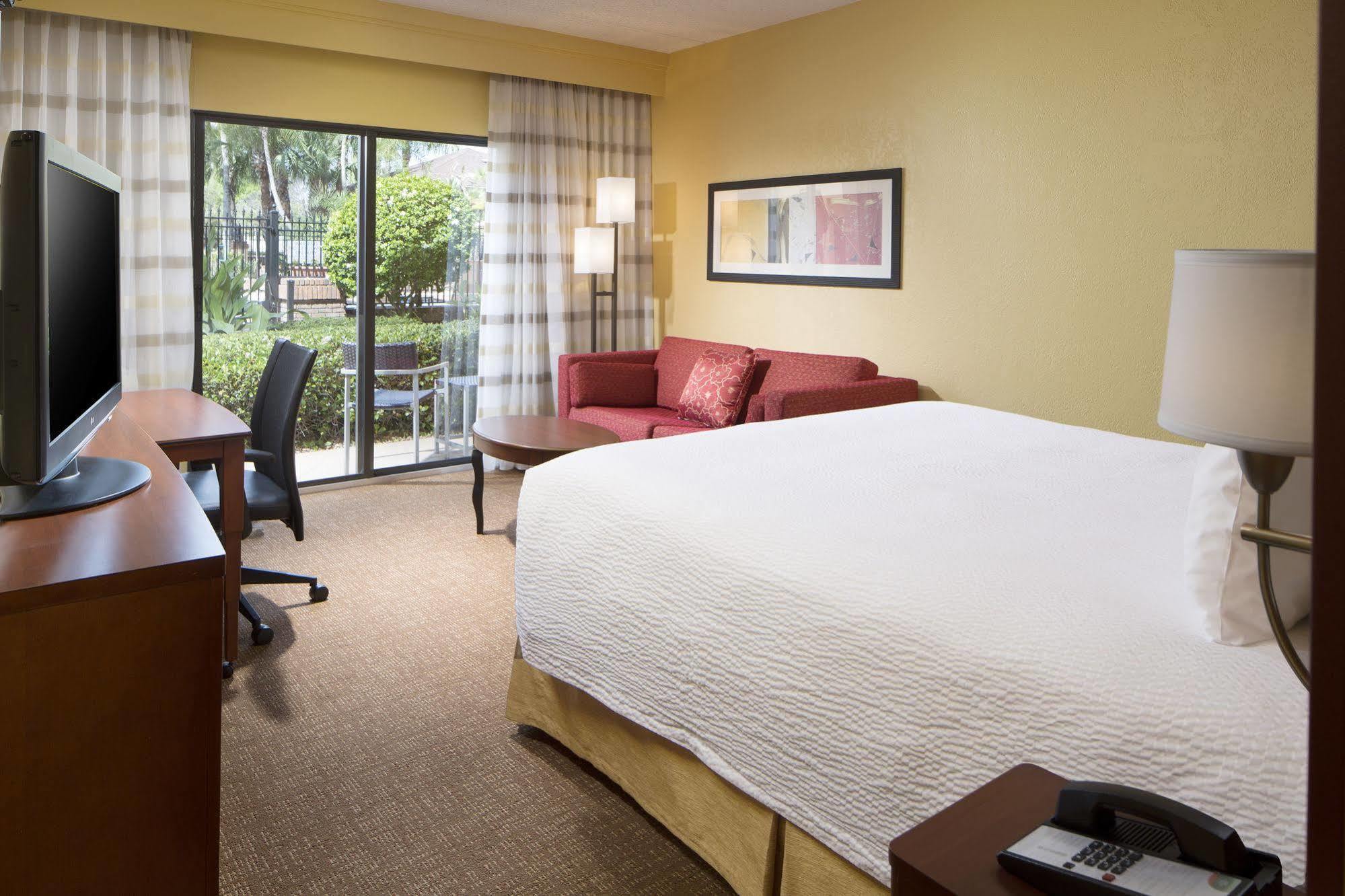 คอร์ทยาร์ด แทมปา เวสชอร์/แอร์พอร์ต Hotel ภายนอก รูปภาพ